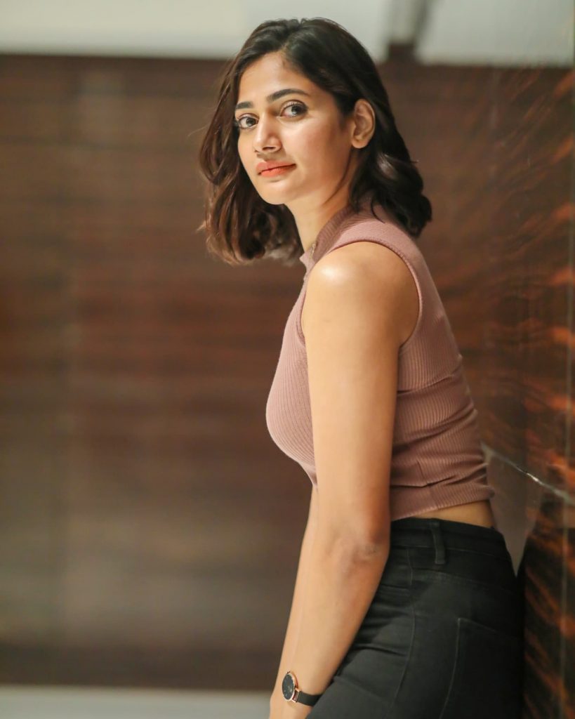 ஸ்லிம்மாக மாறிய  லொஸ்லியா..