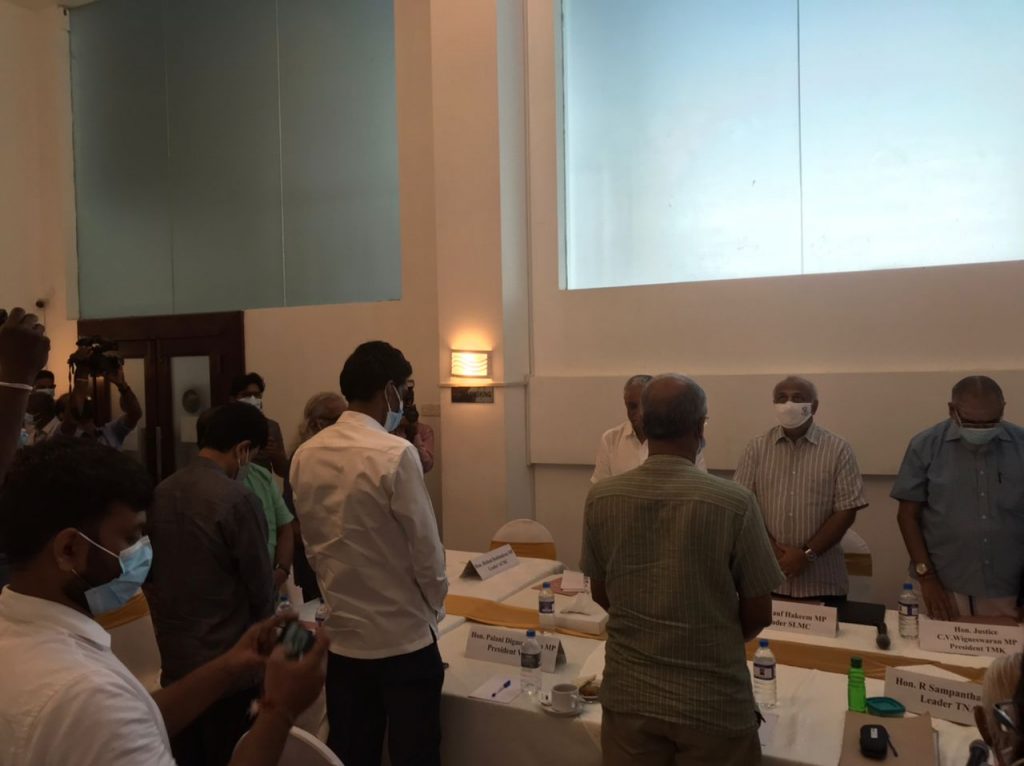 தமிழ் பிரதிநிதிகளின் கூட்டம் ஆரம்பம்