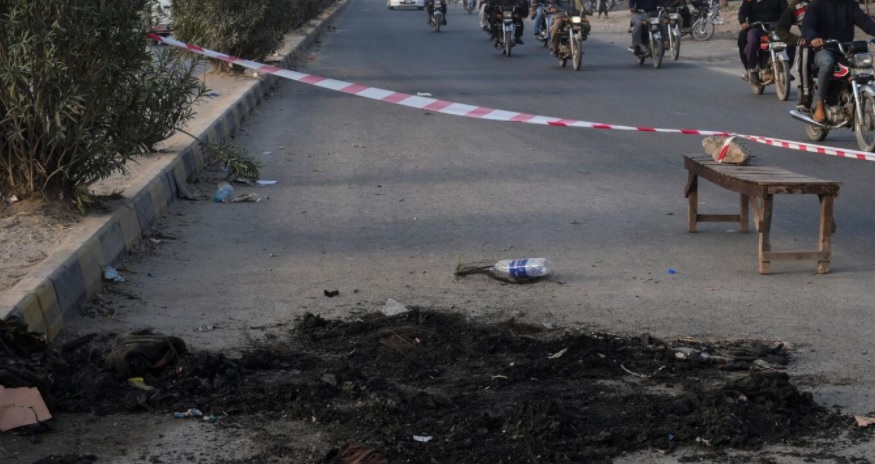 பாக்கிஸ்தான் கொலை - காப்பாற்ற முயன்றவருக்கு உயர் விருது