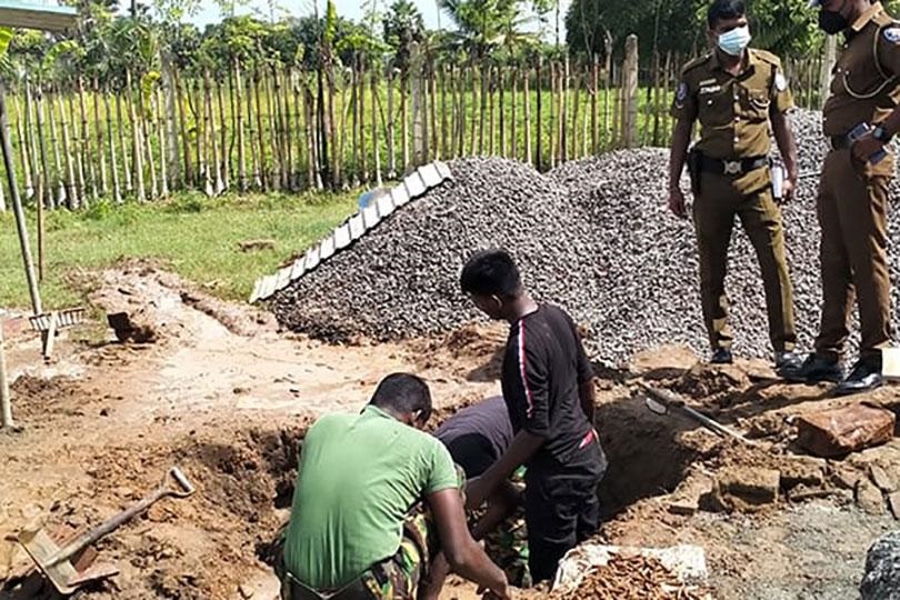 எதிர்காலத்துக்காக பதுக்கிய ரவைகள்