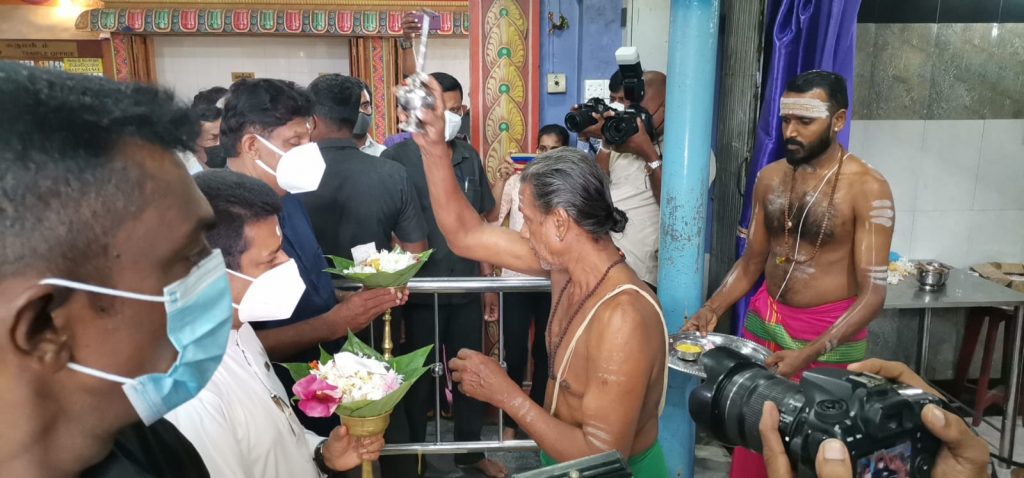 'அரசியல்வாதிகள் சொல்வதை செய்வதில்லை - சஜித்'