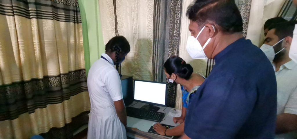 'அரசியல்வாதிகள் சொல்வதை செய்வதில்லை - சஜித்'