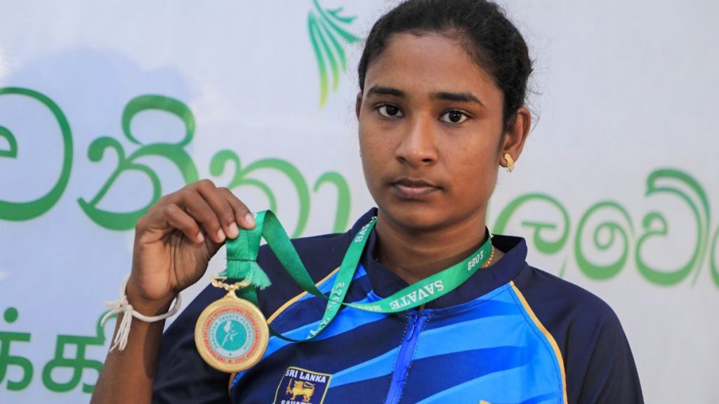 குத்துசண்டை வீராங்கனை எதிர்க்கட்சி தலைவர் சந்திப்பு