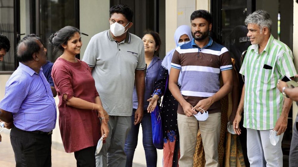 பரீட்சை எழுதிய சஜித்துக்கு நாமல் வாழ்த்து