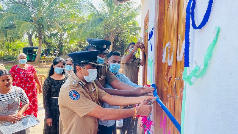 வவுனியா, கூமாங்குளத்தில் வீடு கையளிப்பு