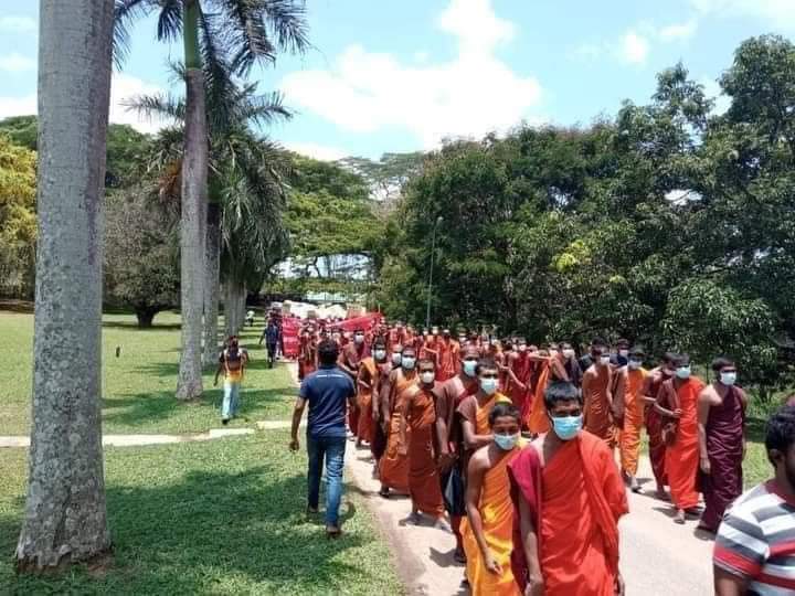 பேராதனை பல்கலைக்கழக மாணவர்களால் அரச எதிர்ப்பு பேரணி முன்னெடுப்பு ...!!! பாகம் 02 தொடர்ச்சி
