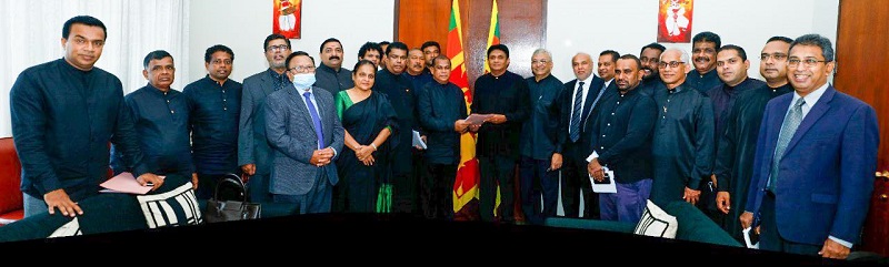 நிறைவேற்று அதிகார ஜனாதிபதி ஒழிப்பு சட்டம் சபாநாயகரிடம் கையளிப்பு