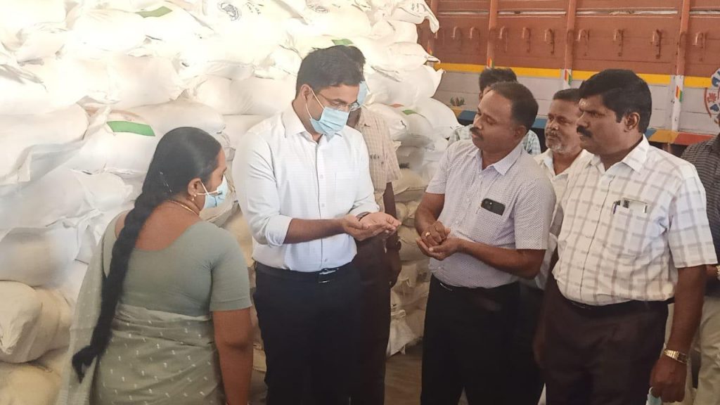 தமிழகத்தின் 2ம் கட்ட நிவாரண பொருட்கள் தயாராகின்றன.