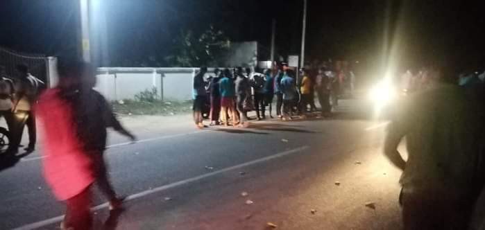 அம்பாறையில் பொலிஸ் - மக்கள் மோதல்