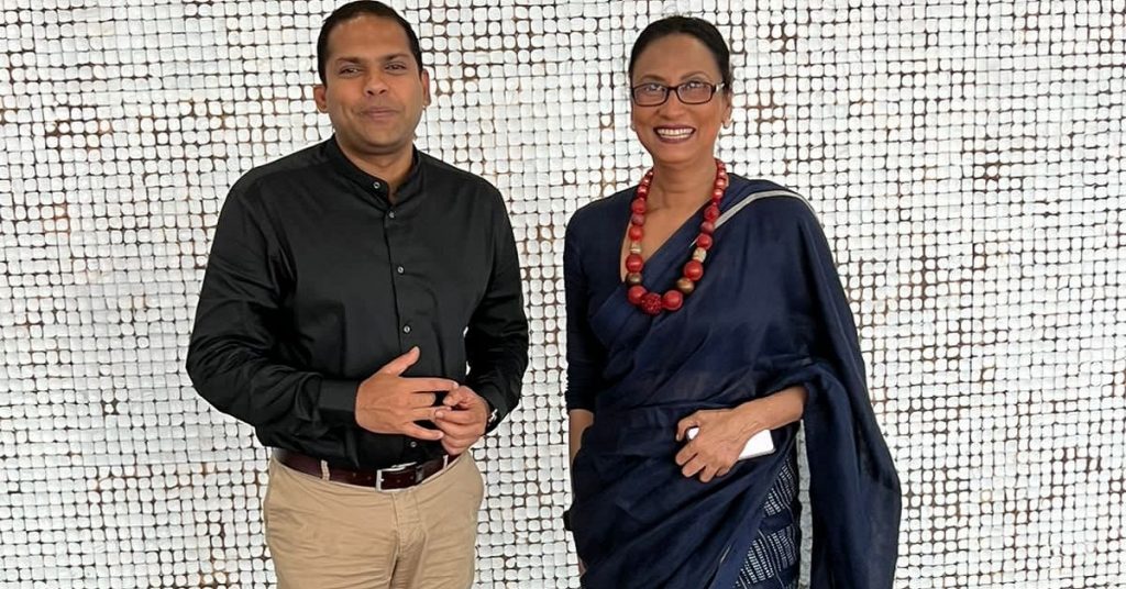 பிரிந்தவர்கள் சந்திப்பு.