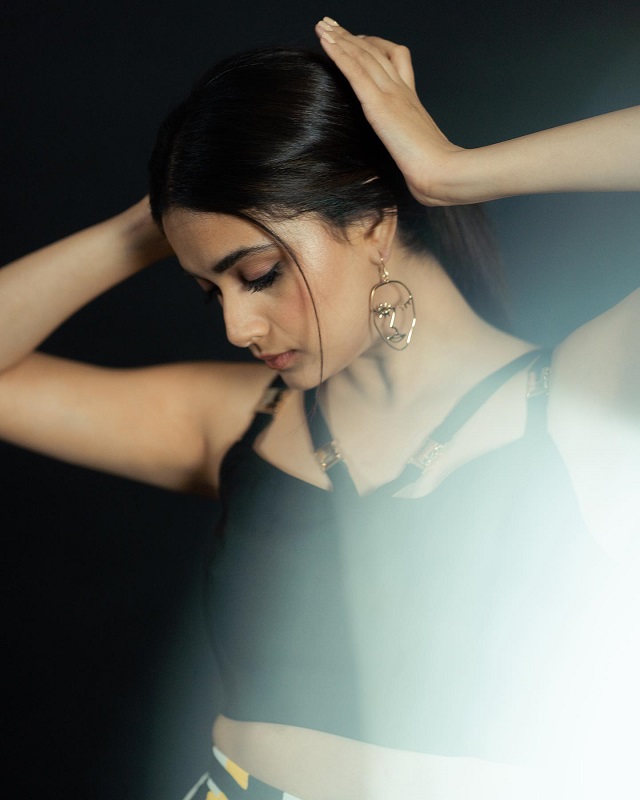 கீர்த்தி சுரேஷ் புதிய லுக்