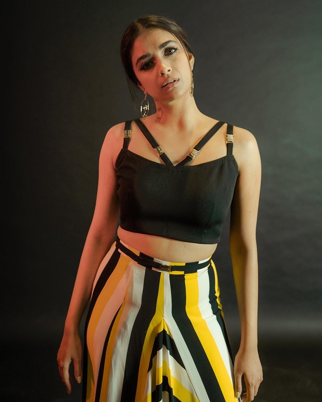 கீர்த்தி சுரேஷ் புதிய லுக்