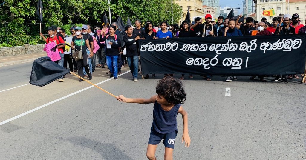 போராட்ட காரர்கள் மீது தாக்குதல்