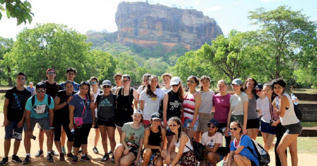 சுற்றுலாத்துறைக்கு மேலும் பலத்த அடி