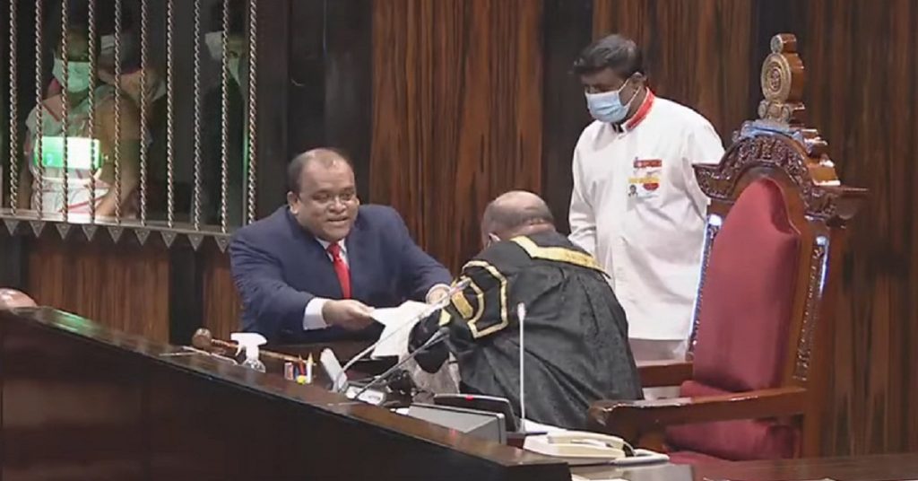 வெறிச்சோடிய பாராளுமன்றத்தில் தம்மிக்க பெரேரா பதவிப்பிரமாணம்.