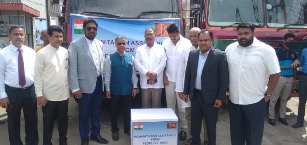 தமிழக மனிதாபிமான உதவிகள் இலங்கைக்கு கையளிக்கப்பட்டன.