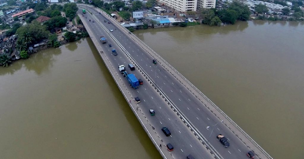 பிள்ளையை ஆற்றில் வீசி தற்கொலைக்கு முயற்சித்த பெண் கைது