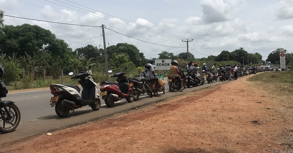 வவுனியா A 9 வீதியை மறித்து போராட்டம்