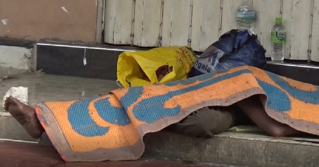 வவுனியா நகரத்தில் ஆணொருர் அடித்து கொலை