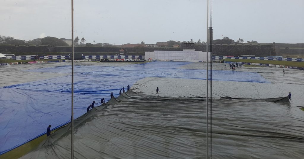 இலங்கை, பாகிஸ்தான் டெஸ்ட் - இரண்டாம் நாள் மழையின் குழப்பத்தில்