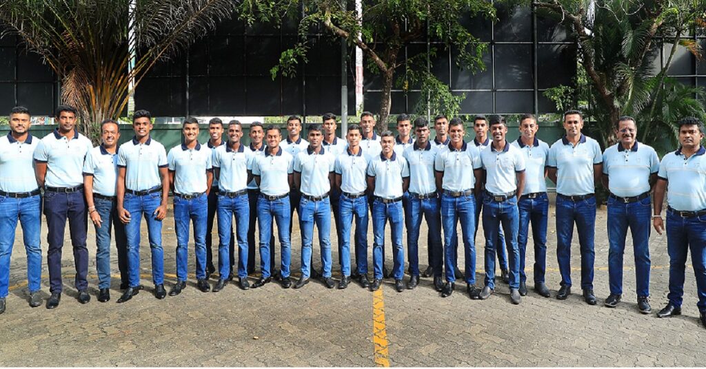 இங்கிலாந்து பயணமான 19 வயதுக்குட்பட்ட கிரிக்கெட் அணி