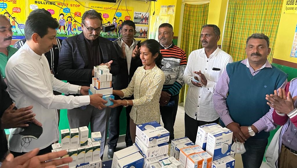 கந்தபளை தோட்ட வைத்தியசாலைக்கு மருந்து பொருட்களை வழங்கினார் உதயகுமார் எம்பி