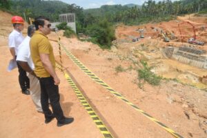 பஸ்னாகொட நீர் திட்டத்தை பார்வையிட்டார் அமைச்சர் ரொஷான் ரணசிங்க!