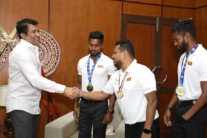 பதக்கங்களை வென்ற பரா வீரர்களுக்கு அமைச்சர் வாழ்த்து!