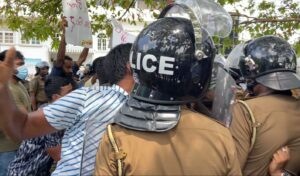 கொழும்பில் முள்ளிவாய்க்கால் தீபம் - பதட்ட நிலை