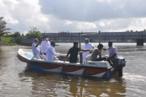 கடற்றொழிலாளர்களுக்கு சீனா மண்ணெண்ணை நன்கொடை -  அமைச்சர் டக்ளஸ் நன்றி தெரிவிப்பு!