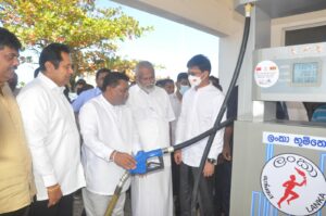 கடற்றொழிலாளர்களுக்கு சீனா மண்ணெண்ணை நன்கொடை -  அமைச்சர் டக்ளஸ் நன்றி தெரிவிப்பு!