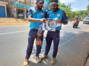 566 கிலோ மீற்றர் நடந்து செல்லவுள்ள இரட்டையர்கள்!