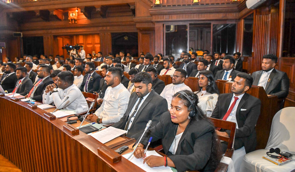 ஐந்தாவது இளைஞர் பாராளுமன்ற அமர்வு ஜனாதிபதி அலுவலகத்தில்.