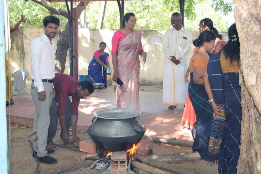 முல்லைத்தீவு மாவட்ட செயலகத்தில் இடம்பெற்ற ஆடிக்கூழ் நிகழ்வு!