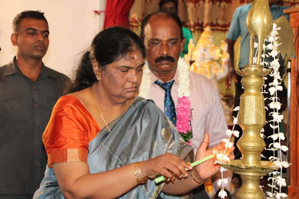 கிளிநொச்சி பளை மத்திய கல்லூரியில் கலையரங்கம் திறந்து வைப்பு!