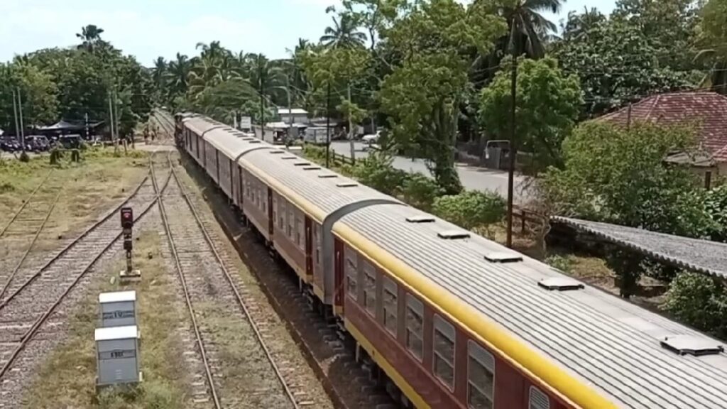 பரிட்சார்த்தமாக வவுனியா நோக்கி தனது பயணத்தை ஆரம்பித்தது யாழ்தேவி புகையிரம்!