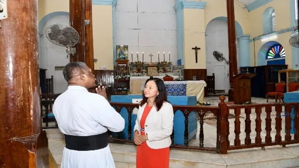 ஒற்றுமையின் சக்தி வாய்ந்த சின்னம் மடுமாதா ஆலயம் - ஜுலி சங்!