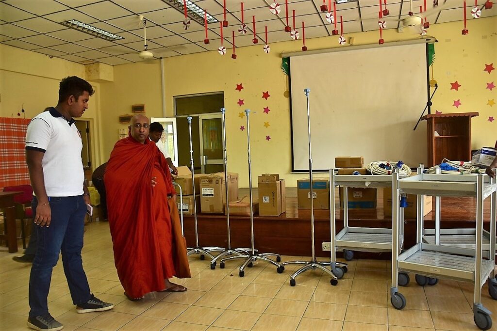 மன்னார் மாவட்ட வைத்தியசாலைக்கு மருத்துவ உதவி பொருட்கள் கையளிப்பு!