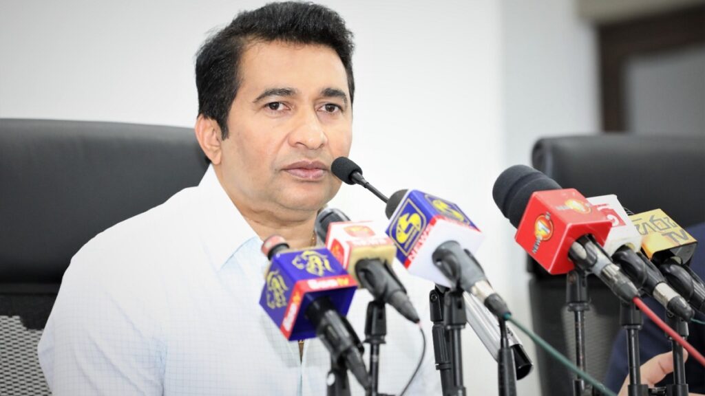 விளையாட்டு சங்கங்கள் அமைச்சின் விதிமுறைகளை கடைபிடிக்க வேண்டும்