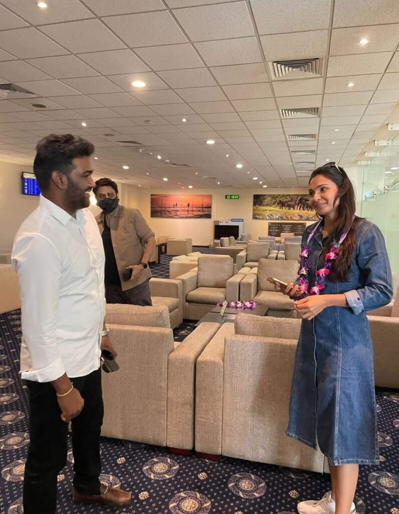தெலுங்கு நடிகர் வெங்கடேஷ் மற்றும் ஆண்ட்ரியா இலங்கை வருகை!