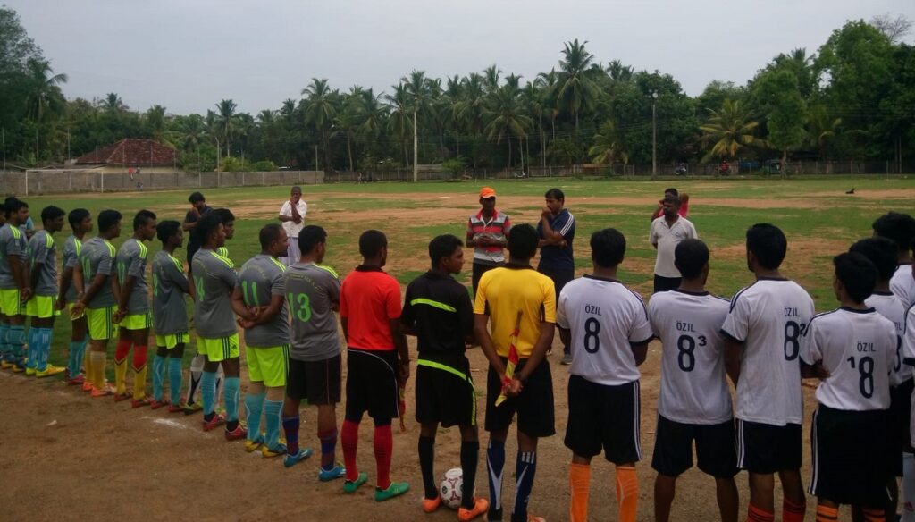 போலி ஆவணங்களை வவுனியா காற்பந்து சங்க தலைவர் சமர்பித்ததாக குற்றம் சுமத்தப்பட்டுள்ளது.