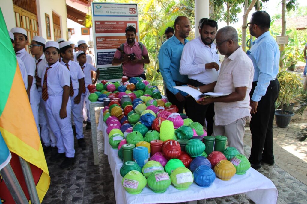 சிறுவர் தின உண்டியல் சேகரிப்பு ஏறாவூர் புற்றுநோய் பராமரிப்பு நிலையத்திற்கு அன்பளிப்பு!