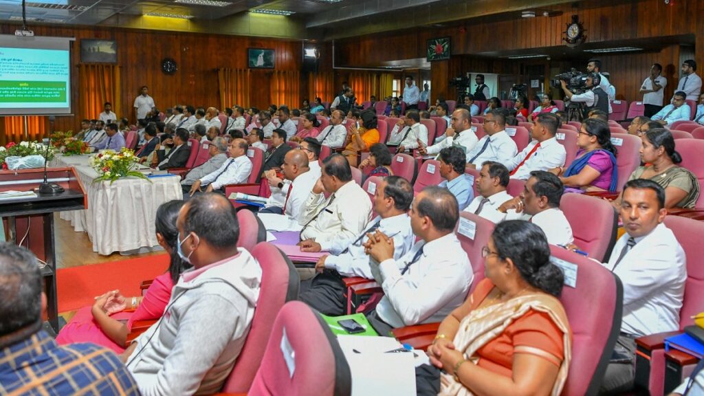 நாட்டின் அபிவிருத்திக்காக செயற்பட தவறும் அதிகாரிகளுக்கு எதிராக நடவடிக்கை!