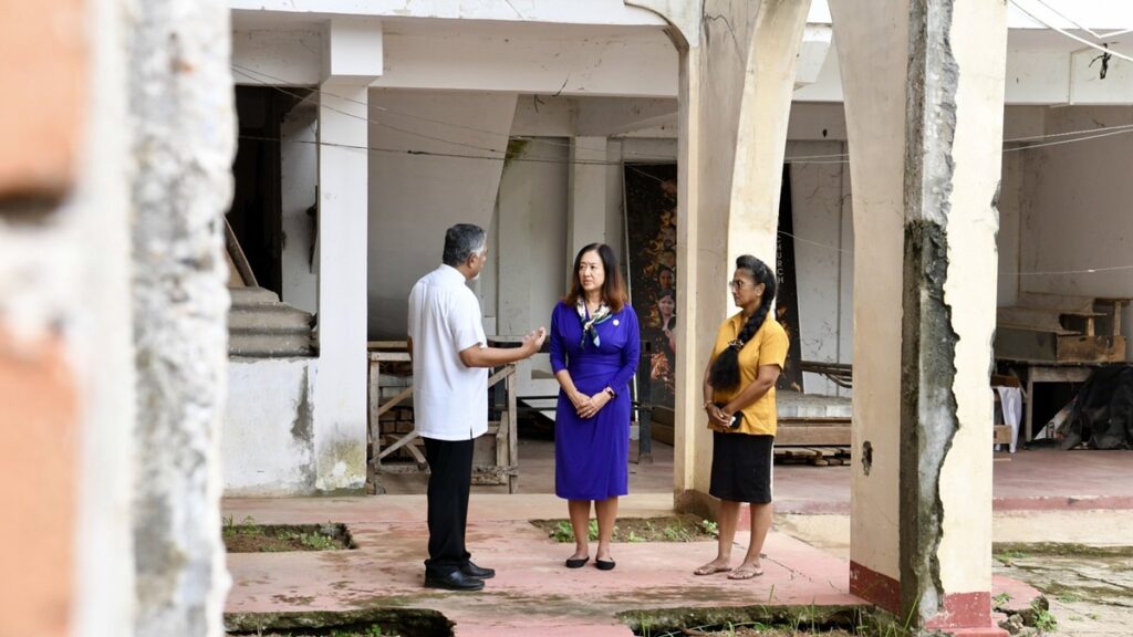 கூடைப்பந்தின் தந்தையின் சிலைக்கு விஜயம் செய்த அமெரிக்க தூதுவர்