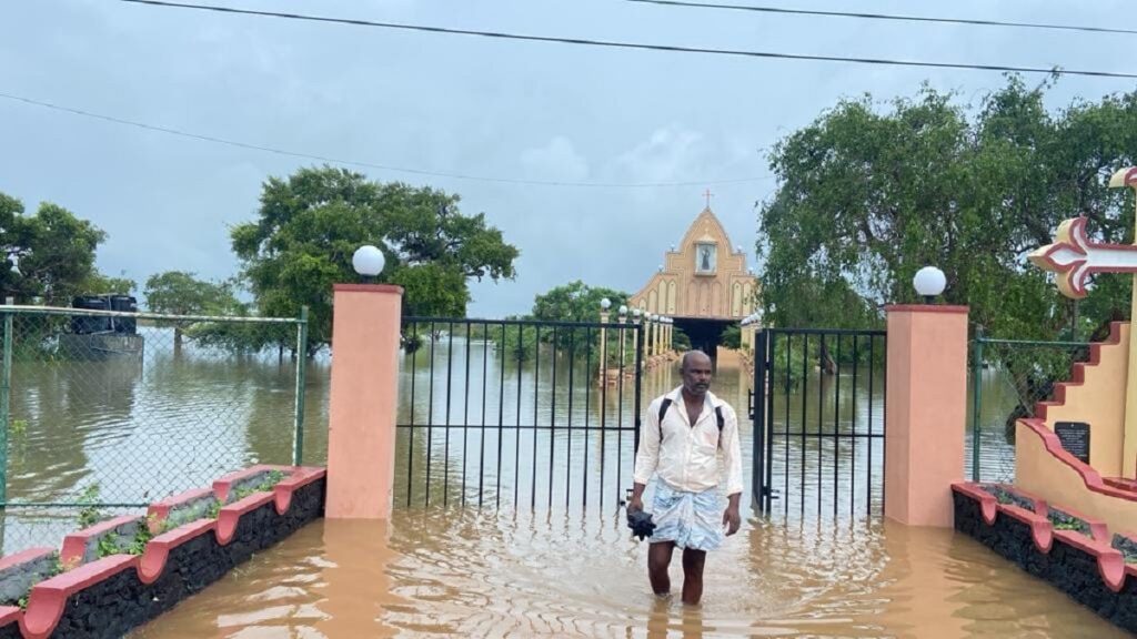 மன்னாரில் சீரற்ற காலநிலை - பலர் பாதிப்பு!