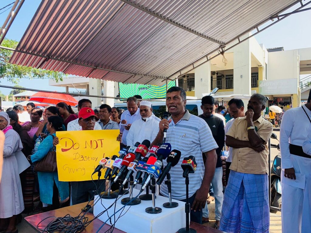 மன்னாரில் மாபெரும் கவனயீர்ப்பு போராட்டம்..!