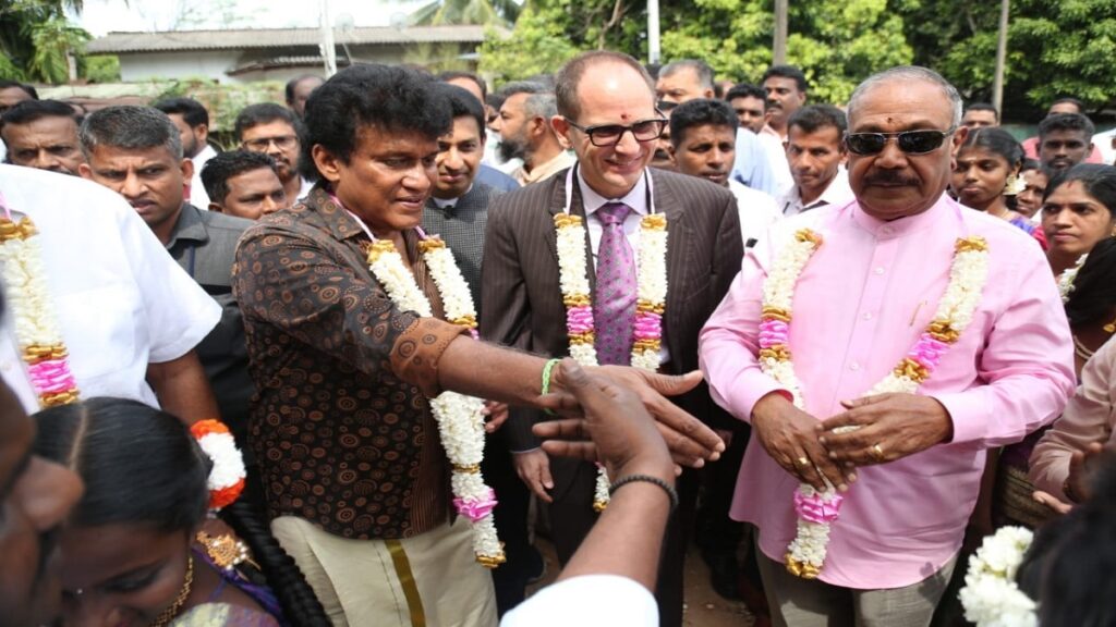 கனடா தமிழர் பேரவையின் பங்களிப்பில், தெஹியோவிற்ற தமிழ் மகா வித்தியாலயத்திற்கு விஞ்ஞான ஆய்வுகூடம்...   