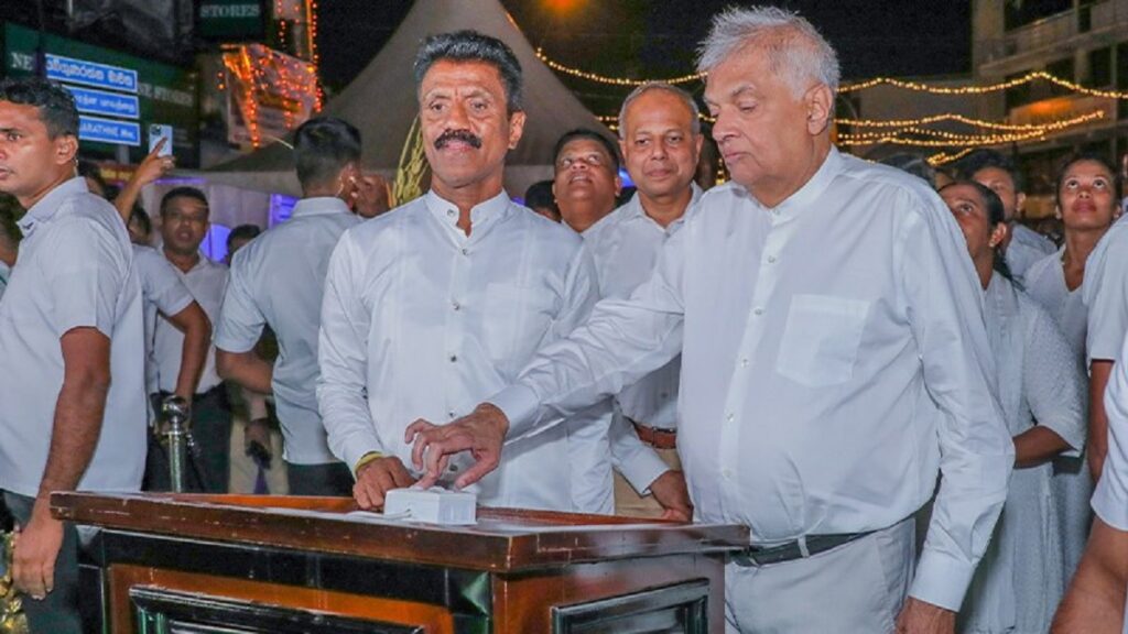 பல்வேறு வெசாக் நிகழ்வுகளில் கலந்து கொண்ட ஜனாதிபதி