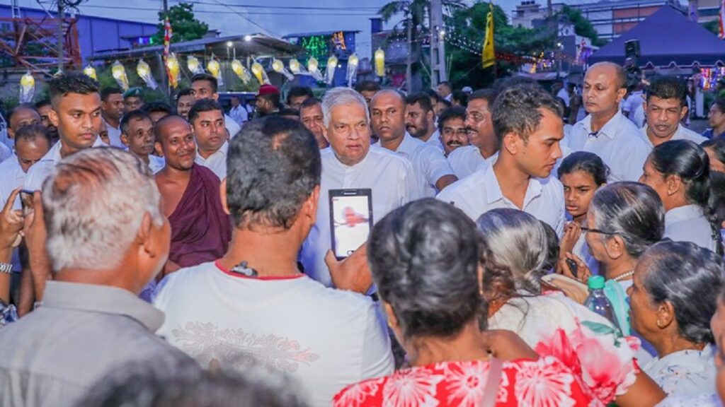 பல்வேறு வெசாக் நிகழ்வுகளில் கலந்து கொண்ட ஜனாதிபதி