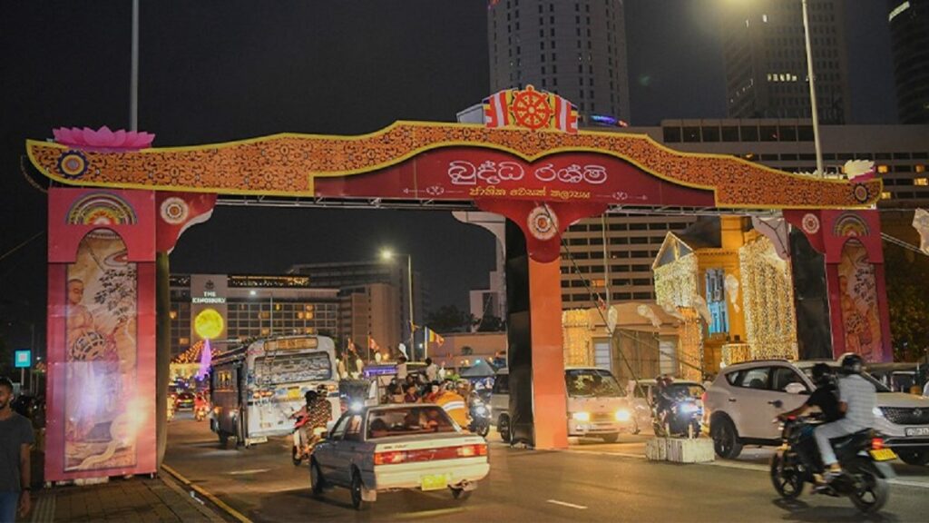 பல்வேறு வெசாக் நிகழ்வுகளில் கலந்து கொண்ட ஜனாதிபதி